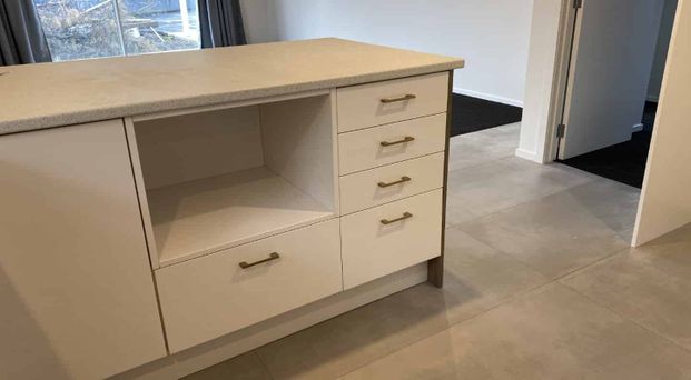 Nearly new on Manuka - Photo 1