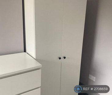 1 bedroom in a house share to rent - Photo 6