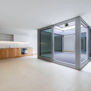 Trendige Patio-Wohnung mitten in der Stadt - Photo 2