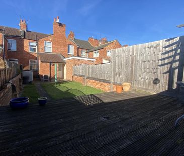 2 bedroom terraced house to rent - Photo 4