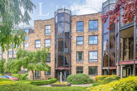 Midsummer Court, Manhattan Drive, CB4 - Photo 2