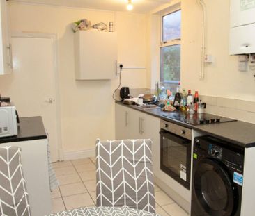 Clarendon Park Road (4 bed) - Photo 6