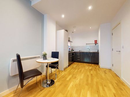 Apt 21, Crown Residence - Photo 4