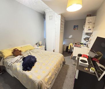 4 bedroom flat to rent - Photo 5