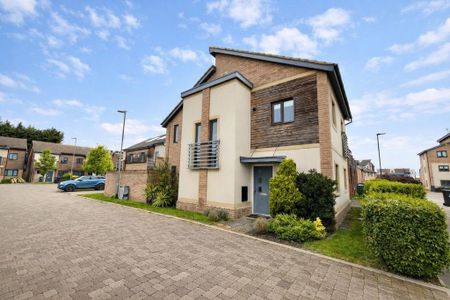 3 bedroom detached house to rent - Photo 4