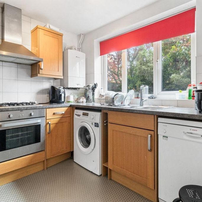 4 bedroom semi-detached house to rent - Photo 1