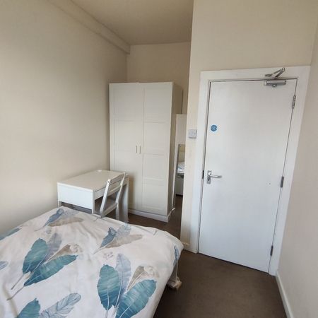 Room in a Shared House, Park Street, BS1 - Photo 4