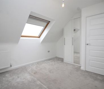 4 bedroom townhouse to rent - Photo 2