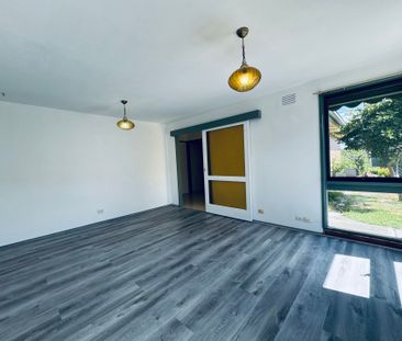 Spacious 4-Bedroom Family Home in a Quiet Court Location - Photo 4