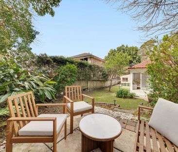 Spacious 3-Bedroom Family Home in Ultra-Convenient Location - Photo 2