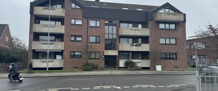 Großzügige stadtnahe und gepflegte 3 Zimmer Wohnung mit großer Loggia in Moers - Foto 1