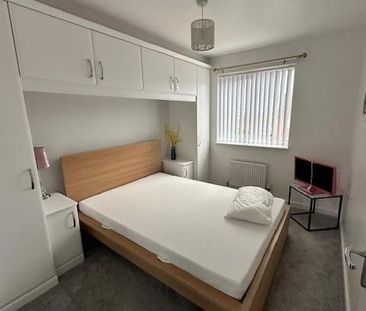 3 bedroom detached house to rent - Photo 4