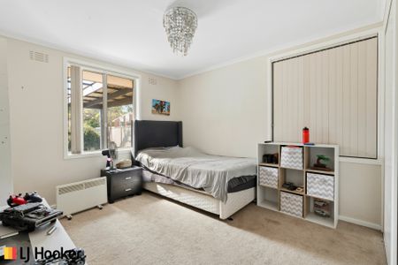 Light and Bright Three-Bedroom Home - Photo 5