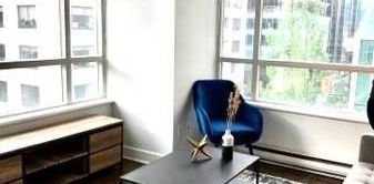 ☺☻☺ Furnished Corner Unit in a Prime Downtown Location - Photo 2