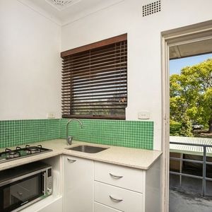 Dee Why, 9/42 Howard Avenue - Photo 2