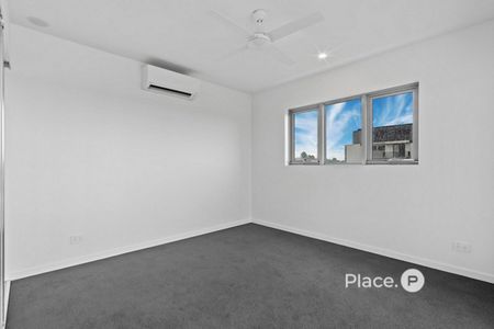 A Sensational Lifestyle Awaits in ‘Dream’ - Ground Floor Unit, with Courtyard - Photo 3