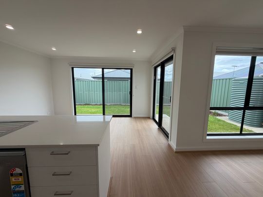 Brand New Build! - Photo 1