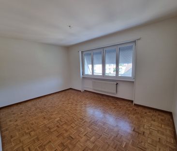 Appartement de 4 pièces avec balcon et ascenseur - Photo 3