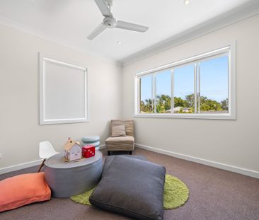 Tranquil Family Living with a Scenic Outlook - Photo 5