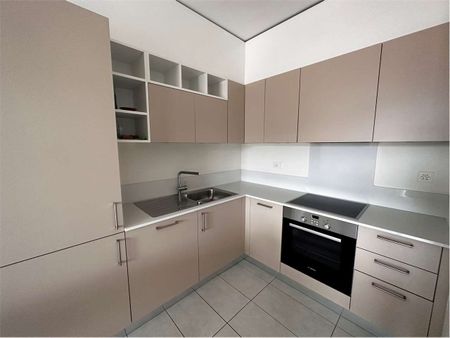 Luminous and fully furnished 2.5-room apartment with large terrace - Photo 4