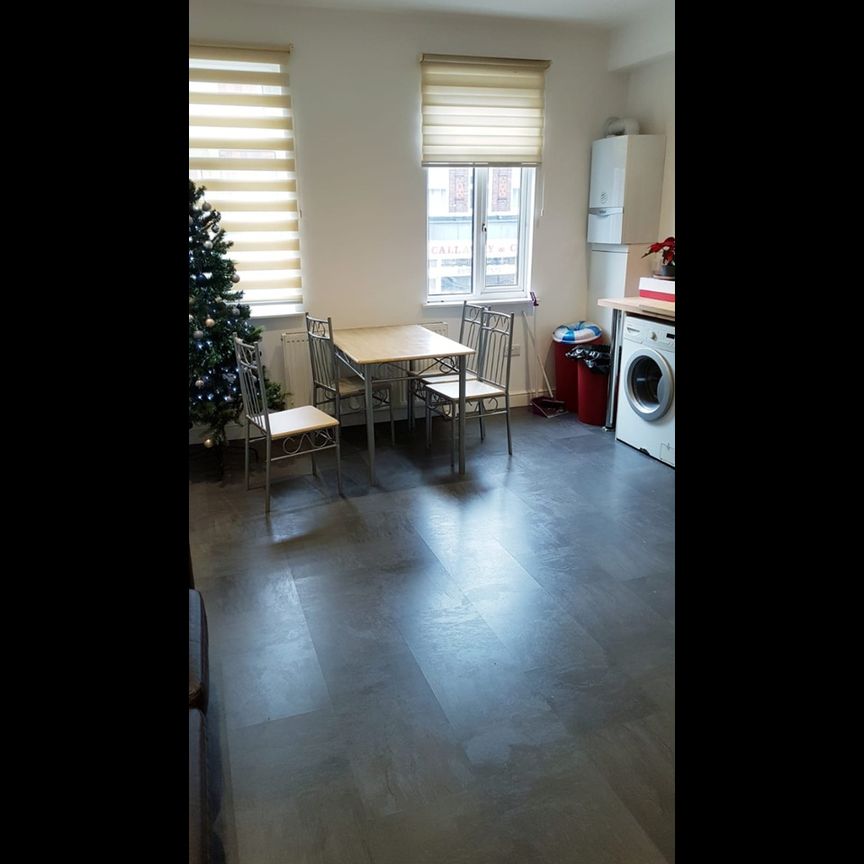 Room in a Shared House, Cricklewood Broadway, NW2 - Photo 1