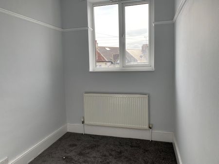 2 Bedroom Flat - Photo 3