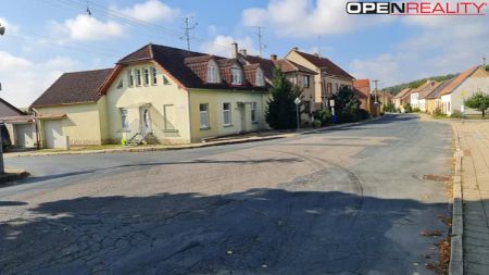 Podkrovní byt 4+1 v RD v centru obce Prštice u Brna(..s výbornou dostupností - 16 km od Brna ) - Photo 3