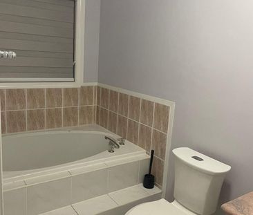 For Lease - 118 Tiller Trail, Brampton, Ontario - Photo 6