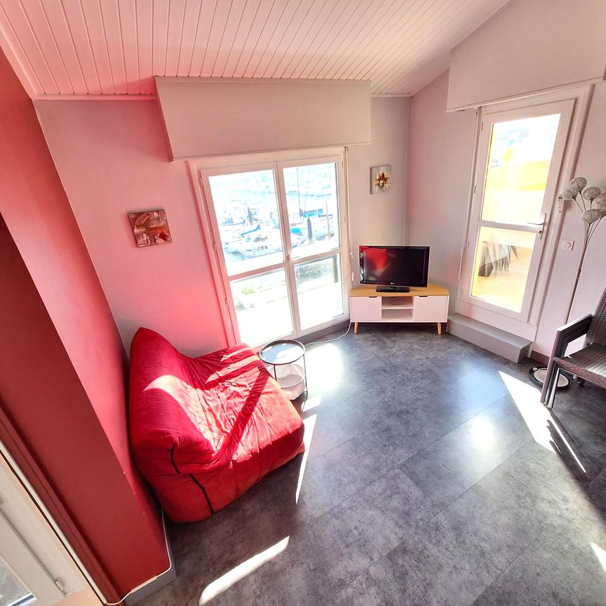 Location Appartement 2 pièces 52m² LES SABLES D OLONNE 85100 - Photo 1