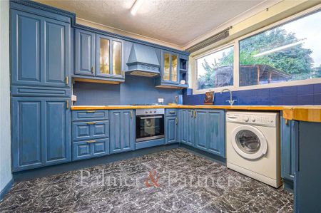 3 bedroom semi-detached house to rent - Photo 4