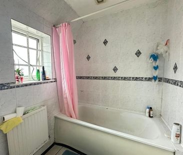 Detached house to rent - Photo 3