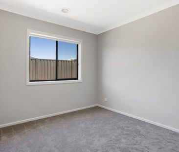 Spacious & Stylish Family Living in a Prime Huntly Location - Photo 4