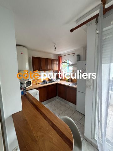 A LOUER - STUDIO 24 M2 MEUBLE - SAINTE CLOTILDE - Photo 3