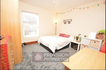 3 Bedroom Student House Hyde Park - Photo 4