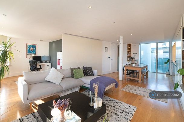 2 bedroom flat to rent - Photo 1