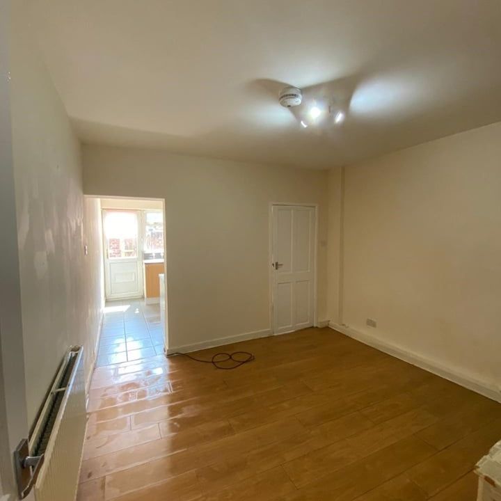 Room in a Shared House, Manchester, M14 - Photo 1