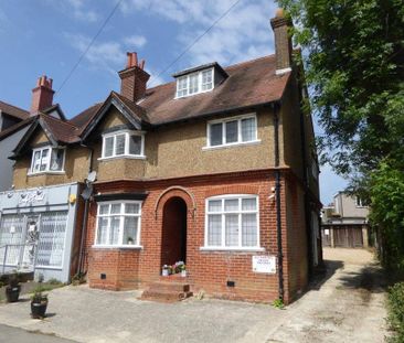3 bedroom flat to rent - Photo 4