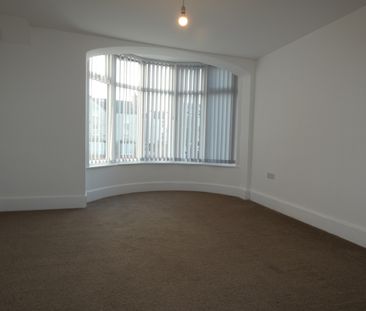 Bond Street - Photo 1