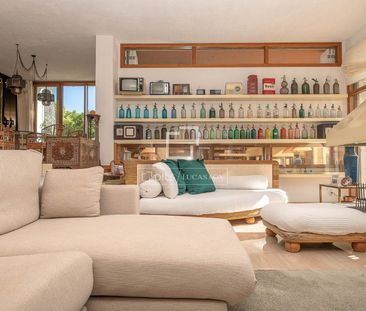 Beautiful and unique luxury villa for rent, with a large garden, in... - Photo 1