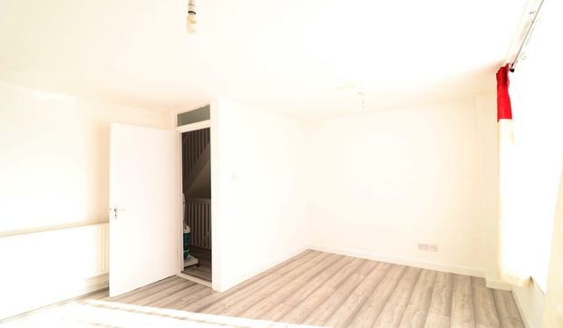 Eastbourne Road, Stratford, London E15 - Photo 1