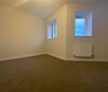Buckingham Close, Thetford, Carbrooke - Photo 3