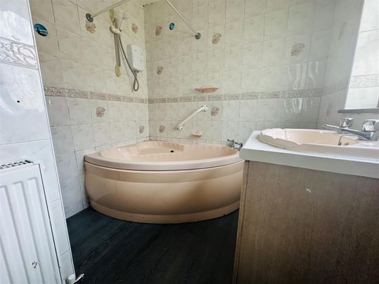 Tomkinson Road, Nuneaton, CV10 - Photo 1