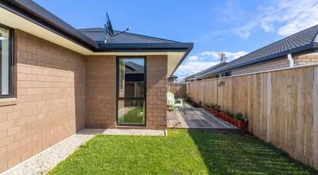 3 Bedroom Home in Omaka - Photo 5