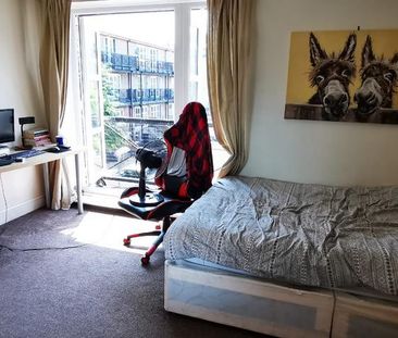 6 bedroom townhouse to rent - Photo 4