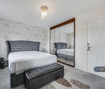 4 bedroom detached house to rent - Photo 6