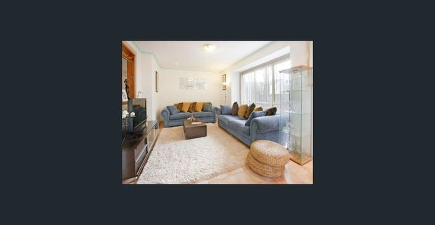 3-Bedroom Home with Outdoor Patio – Quiet Ashburton Location - Photo 1