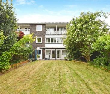 Wild Oaks, Acacia Road, Staines-upon-thames, Surrey, TW18 - Photo 6