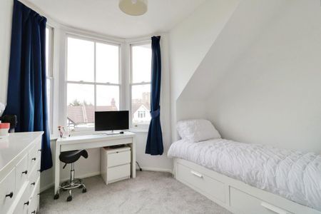 2 bedroom flat to rent - Photo 4