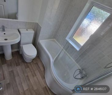 2 bedroom semi-detached house to rent - Photo 5