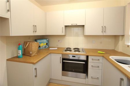 2 bedroom terraced house to rent - Photo 4
